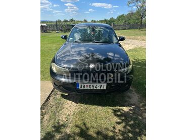 BMW 120 120d LED (može zamena), 3.800 €, 2006. Hečbek, Dizel | 1995 cm3, 400.702 km, 120kW (163 KS), Manuelni 6 brzina, 4/5 vrata, 5 sedišta, Ub