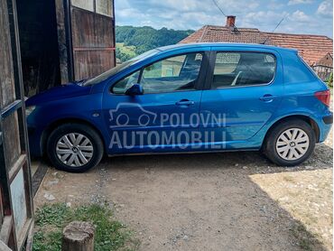 Peugeot 307 2.0 hdi (može zamena), 1.350 €, 2003. Limuzina, Dizel | 2000 cm3, 443.000 km, 66kW (90 KS), Manuelni 5 brzina, 4/5 vrata, 5 sedišta, Krupanj