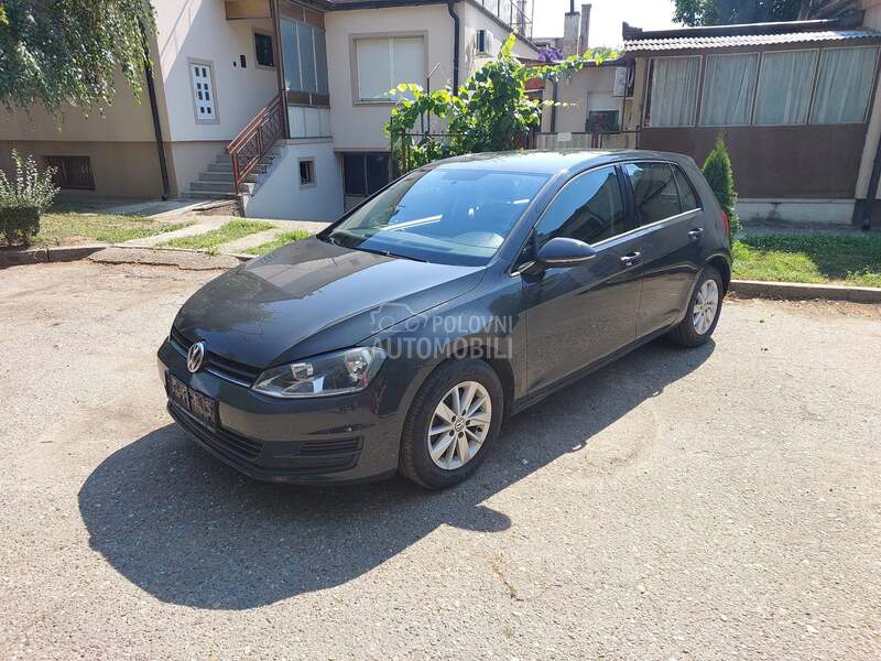Volkswagen Golf 7 (можно заменить)