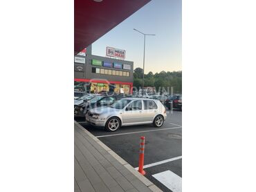 Volkswagen Golf 4 1.6, 2.200 €, 2003. Hečbek, Benzin | 1598 cm3, 250.000 km, 77kW (105 KS), Manuelni 5 brzina, 4/5 vrata, 5 sedišta, Kraljevo