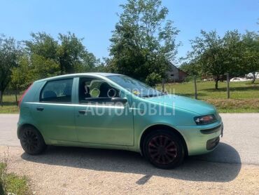 Fiat Punto, 1.150 €, 2003. Hečbek, Benzin | 1242 cm3, 200.000 km, 44kW (60 KS), Manuelni 5 brzina, 4/5 vrata, 5 sedišta, Kragujevac