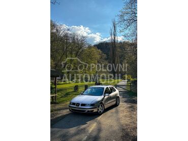 Seat Leon Seat Leon AUQ (može zamena), 3.300 €, 2003. Limuzina, Benzin | 1800 cm3, 325.000 km, 133kW (181 KS), Manuelni 6 brzina, 4/5 vrata, 5 sedišta, Užice