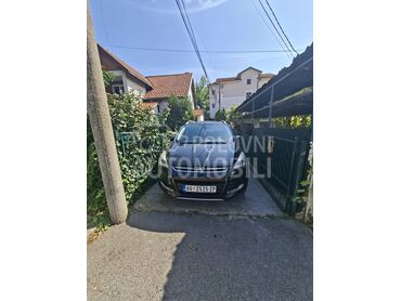 Ford Kuga (može zamena), 9.700 €, 2013. Džip/SUV, Dizel | 1997 cm3, 230.000 km, 119kW (162 KS), Automatski / poluautomatski, 4/5 vrata, 5 sedišta, Beograd