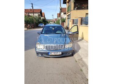 Mercedes Benz C 200, 3.800 €, 2004. Limuzina, Dizel | 2148 cm3, 330.000 km, 90kW (122 KS), Manuelni 6 brzina, 4/5 vrata, 5 sedišta, Vlasotince