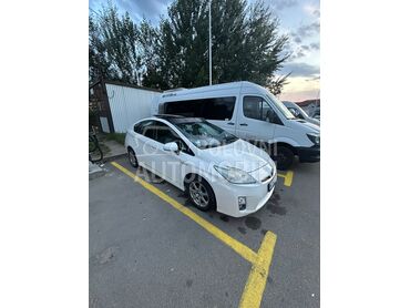 Toyota Prius, 7.000 €, 2011. Hečbek, Hibridni pogon (benzin) | 1800 cm3, 37.000 km, 100kW (136 KS), Automatski / poluautomatski, 4/5 vrata, 5 sedišta, Niš