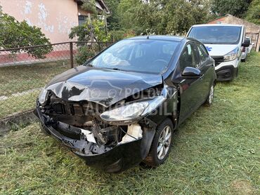 Mazda 2, 1.000 €, 2010. Hečbek, Benzin | 1349 cm3, 103.000 km, 55kW (75 KS), Manuelni 5 brzina, 4/5 vrata, 5 sedišta, Surčin
