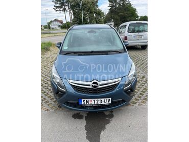 Opel Zafira, 6.200 €, 2014. Monovolumen (MiniVan), Benzin | 1362 cm3, 220.000 km, 103kW (140 KS), Manuelni 6 brzina, 4/5 vrata, 7 sedišta, Sremska Mitrovica