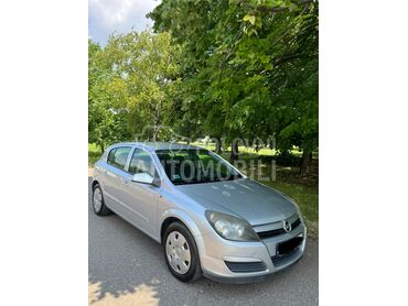 Opel Astra H, 1.850 €, 2005. Hečbek, Benzin | 1598 cm3, 220.000 km, 77kW (105 KS), Manuelni 5 brzina, 4/5 vrata, 5 sedišta, Surčin