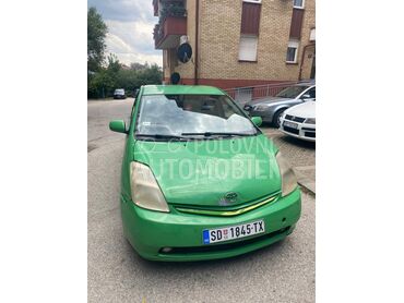 Toyota Prius, 3.500 €, 2005. Limuzina, Hibridni pogon (benzin) | 1499 cm3, 299.999 km, 55kW (75 KS), Automatski / poluautomatski, 4/5 vrata, 5 sedišta, Smederevo