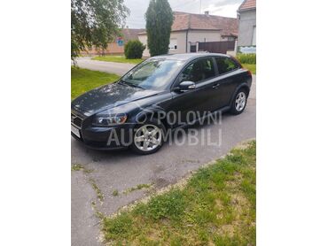 Volvo C30 1.6.td (može zamena), 3.200 €, 2009. Hečbek, Dizel | 1560 cm3, 250.000 km, 80kW (109 KS), Manuelni 5 brzina, 2/3 vrata, 4 sedišta, Zrenjanin