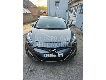 Hyundai i30, 7.300 €, 2013. Hečbek, Dizel | 1582 cm3, 235.000 km, 94kW (128 KS), Manuelni 6 brzina, 4/5 vrata, 5 sedišta, Beograd