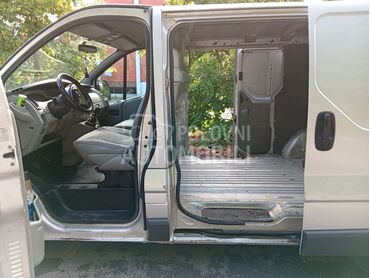 Opel Vivaro 1.9dci (može zamena), 3.999 €, 2004. , 372.000 km, Dostavni kombi do 3.5t, Dizel, 1870 cm3, Manuelni menjač, Valjevo