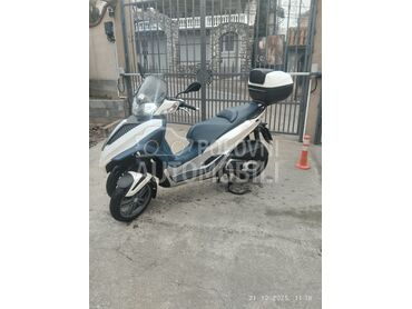Piaggio mp3 yourban, 2.600 €, 2014. , 300 cm3, 18.680 km, 17kW (23 KS), Scooter, Beograd