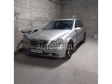 Mercedes Benz C 200 compresor, 3.200 €, 2000. Limuzina, Benzin | 2000 cm3, 320.000 km, 123kW (167 KS), Manuelni 5 brzina, 4/5 vrata, 5 sedišta, Beograd
