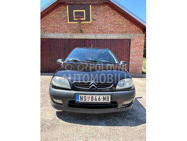 Citroen Saxo Vts, 2.750 €, 2002. Hečbek, Benzin | 1360 cm3, 213.535 km, 55kW (75 KS), Manuelni 5 brzina, 2/3 vrata, 5 sedišta, Čerević