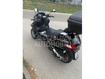 Piaggio MP3 LT / B KATEGORIJA, 3.850 €, 2010. , 400 cm3, 22.224 km, 24kW (33 KS), Scooter, Beograd