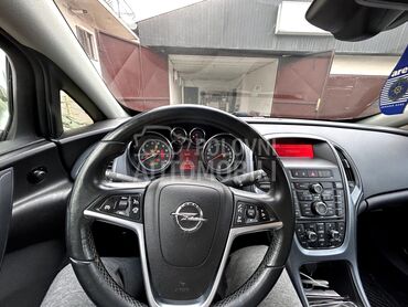 Opel Astra J 1.4 GTC, 4.500 €, 2011. Hečbek, Benzin | 1796 cm3, 150.000 km, 103kW (140 KS), Manuelni 5 brzina, 2/3 vrata, 5 sedišta, Niš