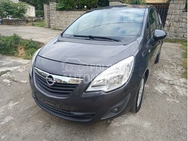 Opel Meriva 1.7 cdti, 3.999 €, 2012. Monovolumen (MiniVan), Dizel | 1686 cm3, 197.000 km, 81kW (110 KS), Manuelni 6 brzina, 4/5 vrata, 5 sedišta, Barajevo