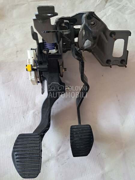 pedala kvacila za Citroen C4 Picasso od 2007. do 2013. god.