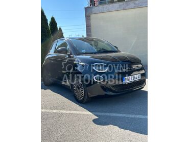 Fiat 500e La prima, 20.500 €, 2022. Kupe, Električni pogon, 63.227 km, 85kW (116 KS), Automatski / poluautomatski, 2/3 vrata, 4 sedišta, Beograd