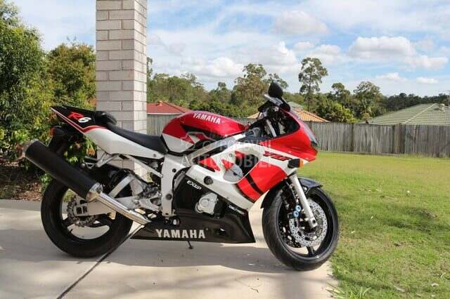 Yamaha yzf r6 delovi