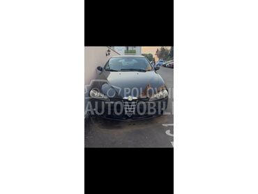 Alfa Romeo 147 jtd, 600 €, 2005. Kupe, Dizel | 1900 cm3, 286.354 km, 88kW (120 KS), Manuelni 5 brzina, 2/3 vrata, 5 sedišta, Surčin