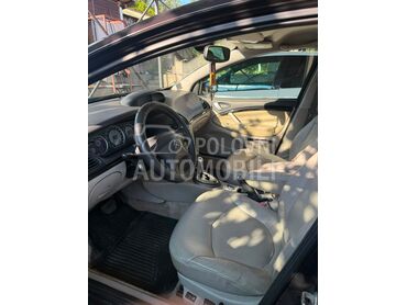 Citroen C5 2.2, 1.900 €, 2005. Limuzina, Dizel | 2179 cm3, 268.244 km, 98kW (133 KS), Automatski / poluautomatski, 4/5 vrata, 5 sedišta, Umka