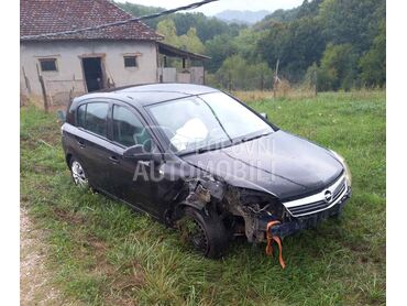 Opel Astra H 1.4, 800 €, 2010. Hečbek, Benzin | 1364 cm3, 200.000 km, 66kW (90 KS), Manuelni 5 brzina, 4/5 vrata, 5 sedišta, Ljig