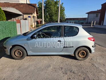 Peugeot 206 HDI, 900 €, 2001. Hečbek, Dizel | 1997 cm3, 350.000 km, 66kW (90 KS), Manuelni 5 brzina, 2/3 vrata, 5 sedišta, Zemun