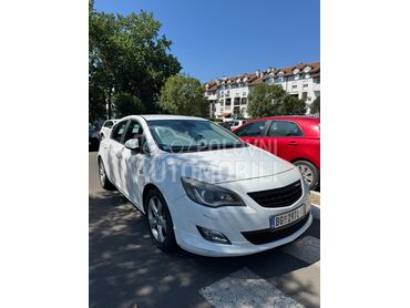 Opel Astra J Turbo (može zamena), 4.299 €, 2009. Hečbek, Benzin | 1598 cm3, 250.000 km, 132kW (179 KS), Manuelni 6 brzina, 4/5 vrata, 5 sedišta, Beograd