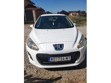 Peugeot 308 1.6 hdi, 4.700 €, 2011. Hečbek, Dizel | 1560 cm3, 201.450 km, 82kW (111 KS), Manuelni 6 brzina, 4/5 vrata, 5 sedišta, Veternik