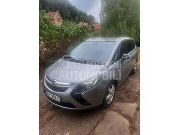 Opel Zafira 1.4 Turbo, 6.450 €, 2012. Monovolumen (MiniVan), Benzin | 1362 cm3, 175.000 km, 88kW (120 KS), Manuelni 6 brzina, 4/5 vrata, 7 sedišta, Beograd