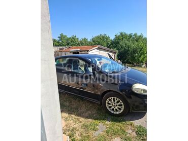 Fiat EVO 1.3 multijet, 4.000 €, 2010. Hečbek, Dizel | 1248 cm3, 229.606 km, 55kW (75 KS), Manuelni 5 brzina, 4/5 vrata, 5 sedišta, Beograd