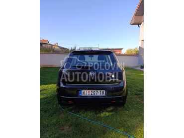 Fiat Grande Punto 1.3mjt, 2.550 €, 2007. Hečbek, Dizel | 1248 cm3, 250.000 km, 55kW (75 KS), Manuelni 5 brzina, 2/3 vrata, 5 sedišta, Kočane