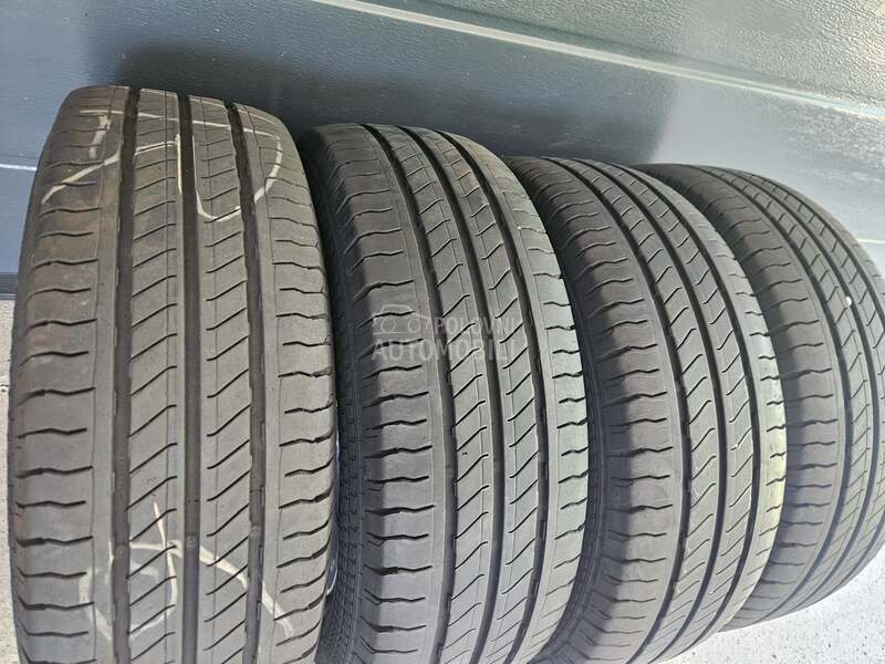 Continental 215/65 R16 Letnja