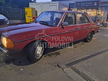 Mercedes Benz W123, 1.800 €, 1979. Limuzina, Dizel | 1971 cm3, 222.111 km, 44kW (60 KS), Manuelni 4 brzine, 4/5 vrata, 5 sedišta, Borča
