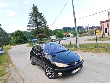 Peugeot 206 1.6, 1.400 €, 2002. Hečbek, Benzin + Gas (TNG) | 1580 cm3, 221.321 km, 79kW (107 KS), Manuelni 5 brzina, 4/5 vrata, 5 sedišta, Valjevo