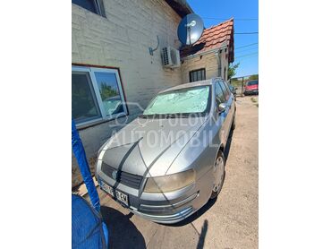 Fiat Stilo razno, Po dogovoru, 2003. Karavan, Dizel | 1910 cm3, 300.000 km, 59kW (80 KS), Manuelni 5 brzina, 4/5 vrata, 5 sedišta, Beograd