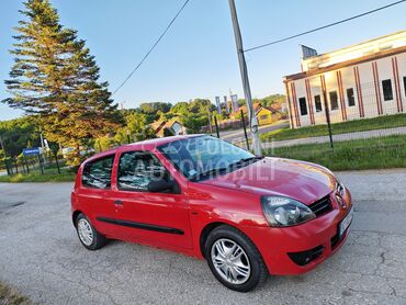 Renault Clio 1.5 DCI, 850 €, 2002. Hečbek, Dizel | 1461 cm3, 223.211 km, 48kW (65 KS), Manuelni 5 brzina, 2/3 vrata, 5 sedišta, Valjevo