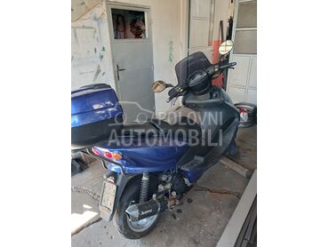 Yamaha YP125 R, 700 €, 2000. , 125 cm3, 31.780 km, 8kW (11 KS), Scooter, Kruševac