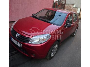 Dacia Sandero, 4.000 €, 2011. Hečbek, Benzin | 1390 cm3, 142.000 km, 55kW (75 KS), Manuelni 5 brzina, 4/5 vrata, 5 sedišta, Beograd