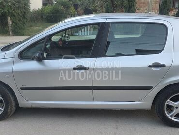Peugeot 307, 1.500 €, 2002. Hečbek, Benzin | 1600 cm3, 277.930 km, 80kW (109 KS), Manuelni 5 brzina, 4/5 vrata, 5 sedišta, Svrljig
