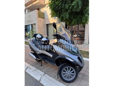 Piaggio Mp3 A kategorija, Po dogovoru, 2010. , 300 cm3, 28.000 km, 17kW (23 KS), Scooter, Zvezdara