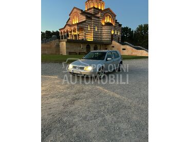 Volkswagen Golf 4 1.4 16v (može zamena), 1.850 €, 2002. Limuzina, Benzin | 1390 cm3, 300.000 km, 55kW (75 KS), Manuelni 5 brzina, 4/5 vrata, 5 sedišta, Aleksinac
