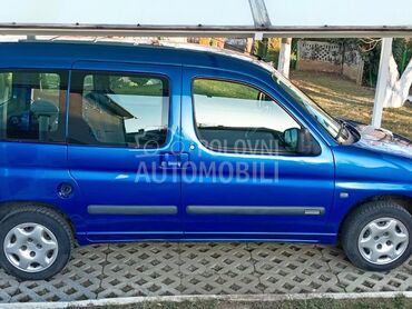 Citroen Berlingo 1.4, 1.890 €, 2001. Monovolumen (MiniVan), Benzin | 1360 cm3, 211.000 km, 55kW (75 KS), Manuelni 5 brzina, 4/5 vrata, 5 sedišta, Beograd