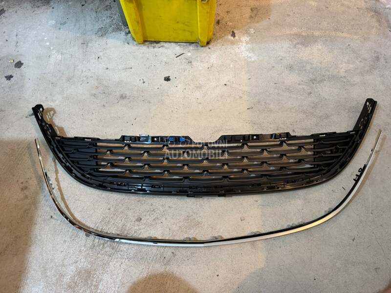 Donja resetka branika hrom za Opel Astra J od 2013. do 2020. god.