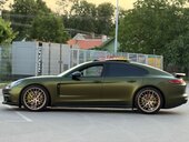 Porsche Panamera 4 E-Hybrid (može zamena)