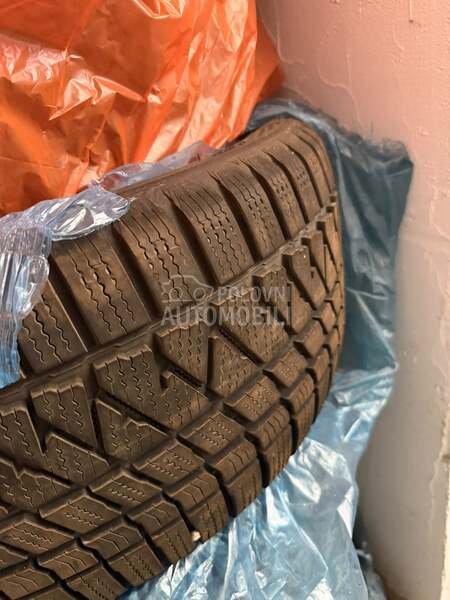 Kumho 275/45 R20 Zimska