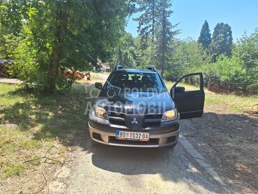 Mitsubishi Outlander 2000, 2.700 €, 2003. Džip/SUV, Benzin + Gas (TNG) | 2000 cm3, 270.000 km, 100kW (136 KS), Manuelni 5 brzina, 4/5 vrata, 5 sedišta, Beograd