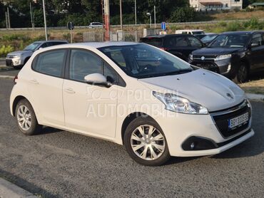 Peugeot 208, 5.900 €, 2017. Hečbek, Benzin | 1199 cm3, 105.000 km, 60kW (82 KS), Manuelni 5 brzina, 4/5 vrata, 5 sedišta, Beograd